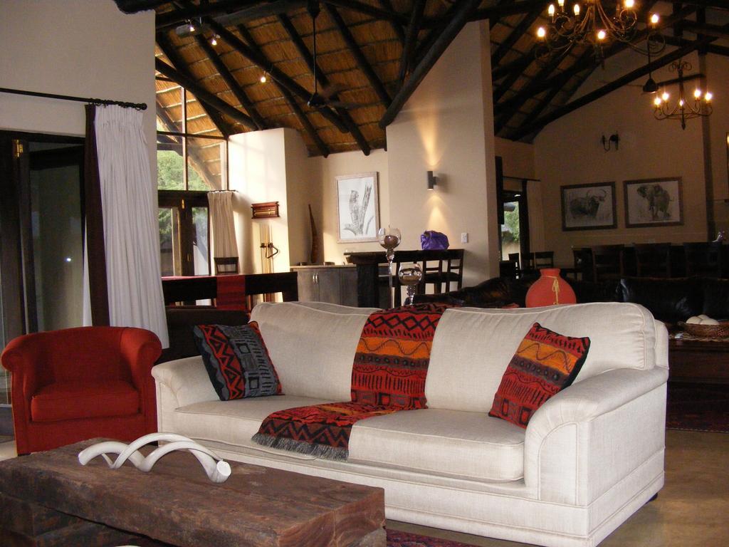 Buffalo Thorn Lodge Pilanesberg Habitación foto
